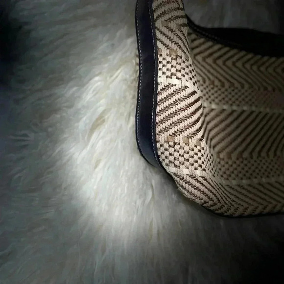 Croft & barrow beige and brown purse - Picture 8 of 16